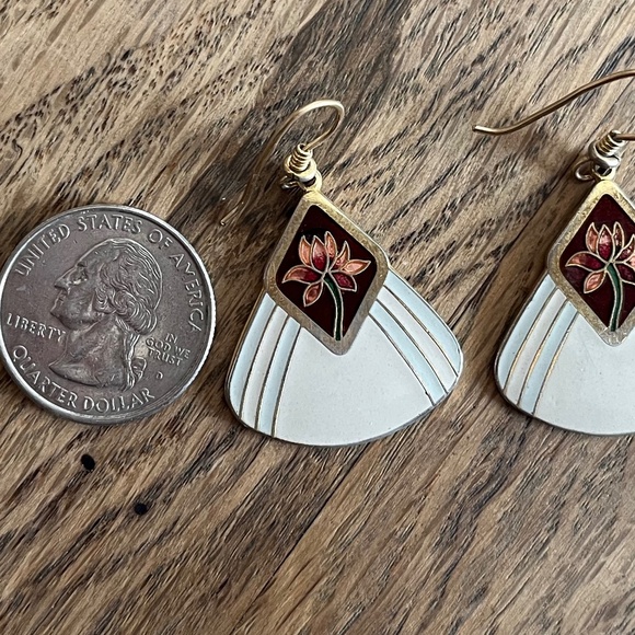 Vintage Laurel Burch Lotus Fan Earrings – Enamel & Gold-Tone Statement Dangles - Picture 5 of 6